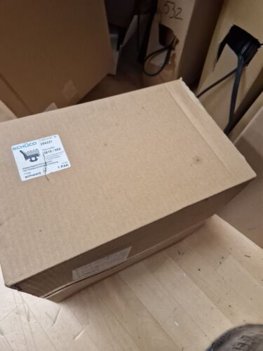 Schuco 284321 Aluminium Curtain Wall Glazing Gasket - 5 Meter Length