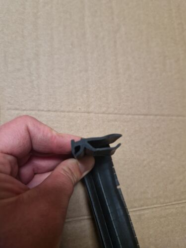 SCHÜCO 284839 Replacement Glazing Gasket - 5 Meter Roll